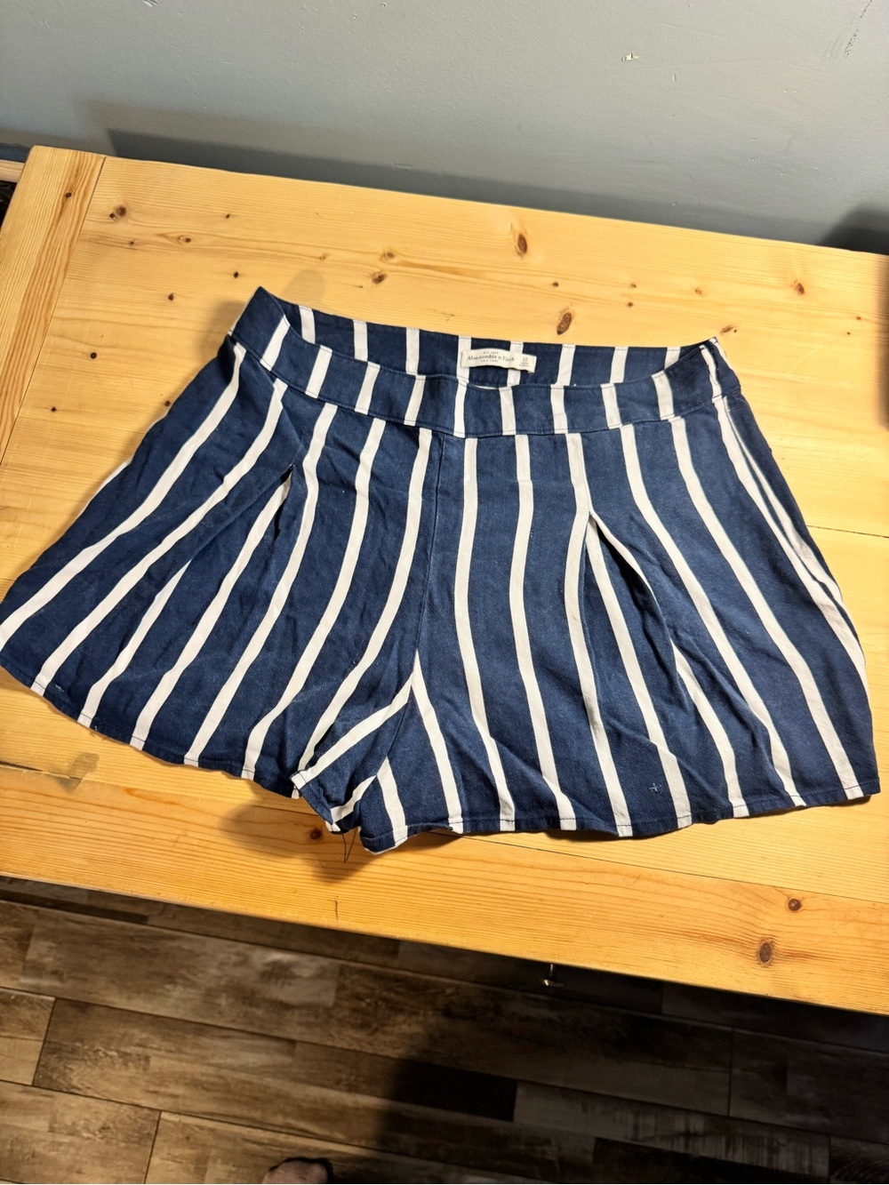 Abercrombie & Fitch Navy and White Striped Women's Skort